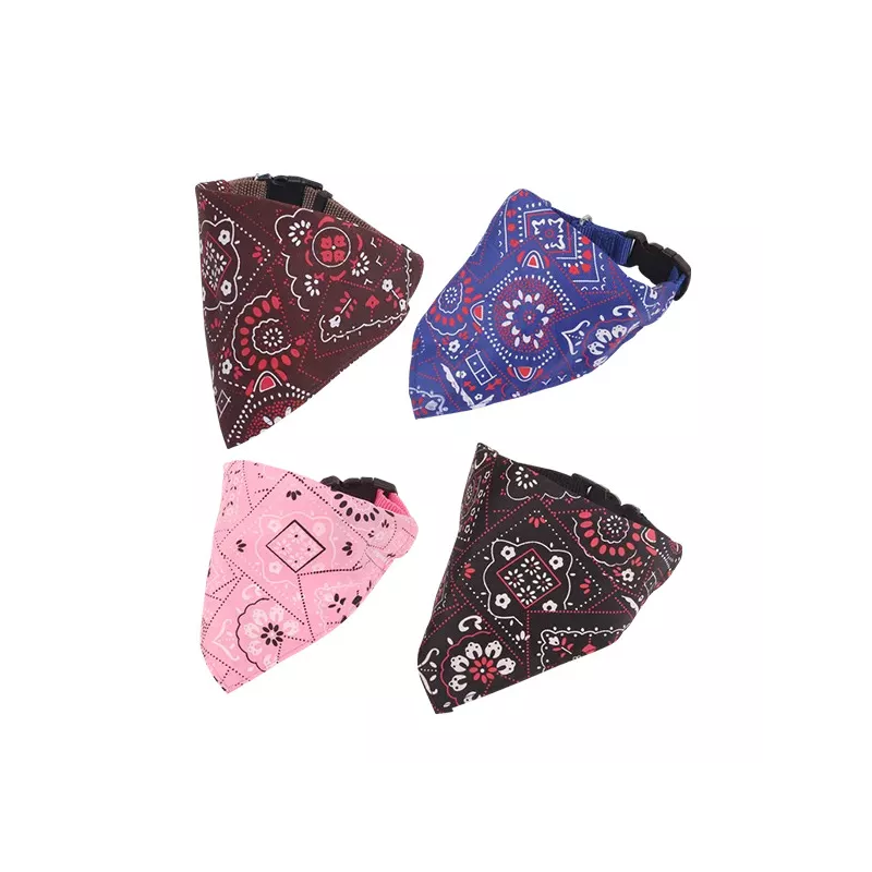 Trójkątna bandana z nadrukiem - 8719138018024