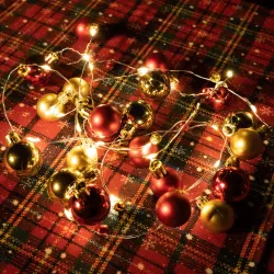 Lampki choinkowe na 3 baterie AA duże i małe bombki złote i czerwone - 8433325413668