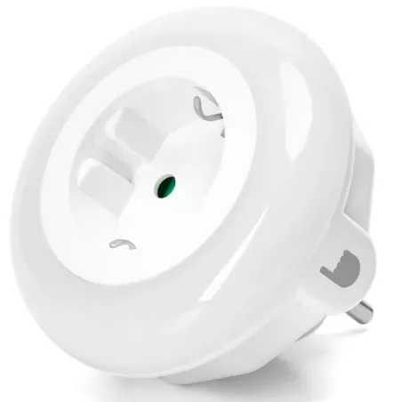 Lampka nocna LED z czujnikiem nocy 0,6W 3000K i gniazdem sieciowym - 8433325412180