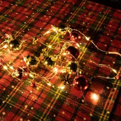 Lampki choinkowe 2m/20led bombki gwiazdki złote i czerwone na baterie - 8433325413637